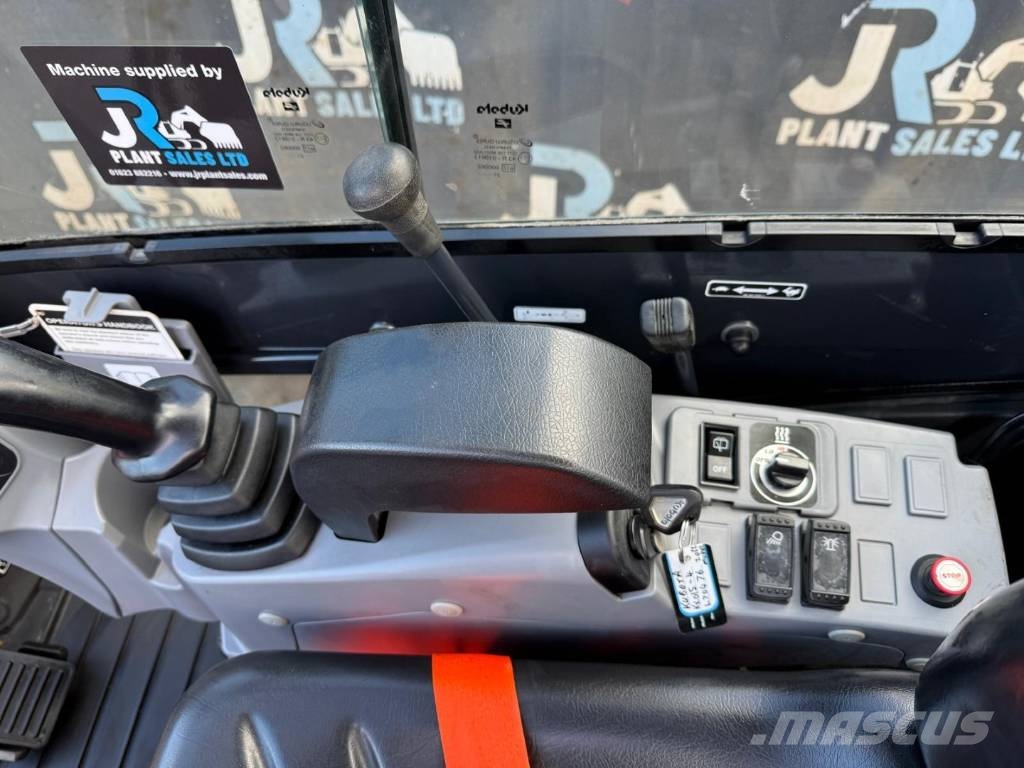 Kubota KX 015-4 Minikaivukoneet < 7t