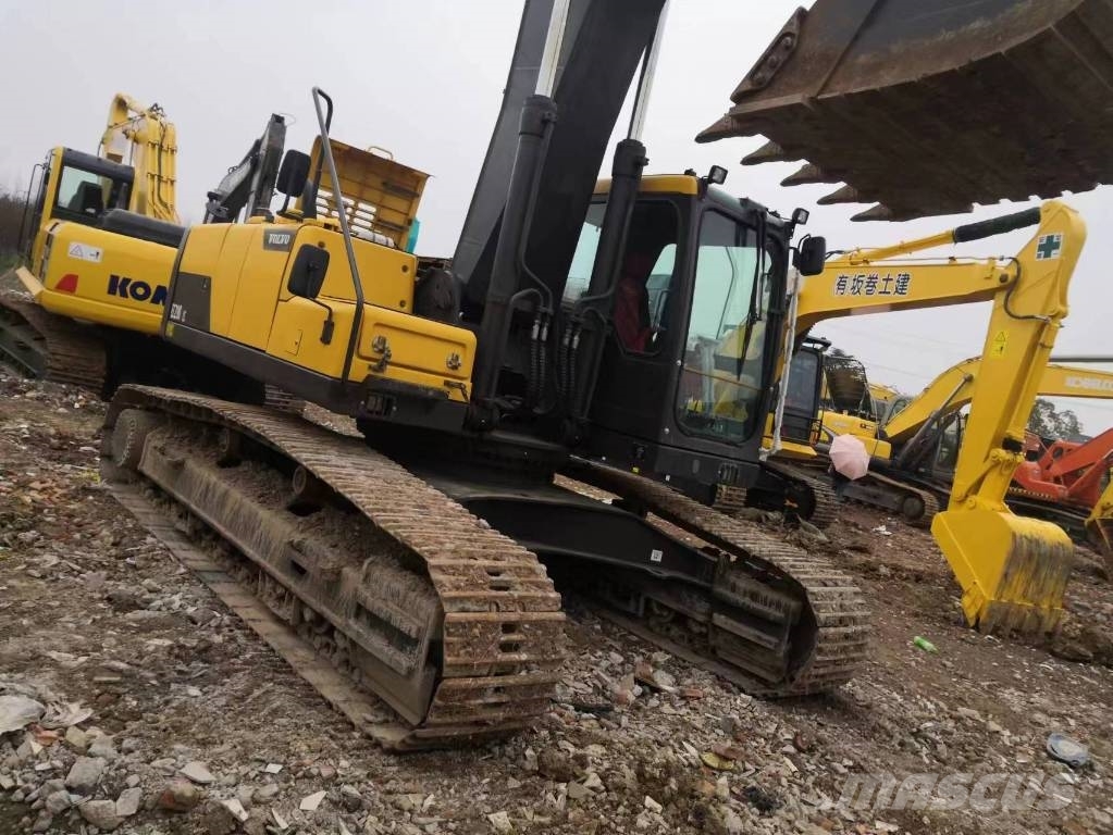 Volvo EC 290 B LC حفارات زحافة