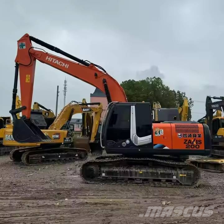 Hitachi ZX200 Гусеничні екскаватори