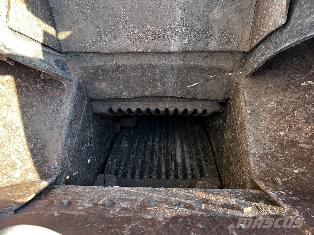 Brown Lenox Jaw crusher الكسارات المتنقلة