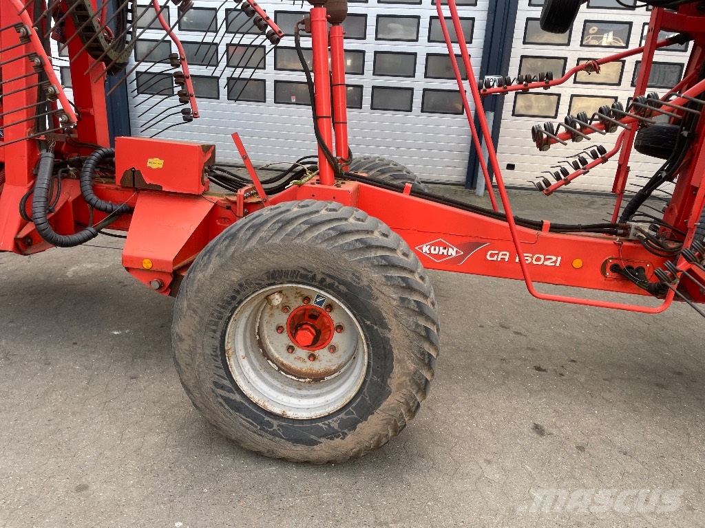 Kuhn GA 15021 Pöyhimet ja haravat