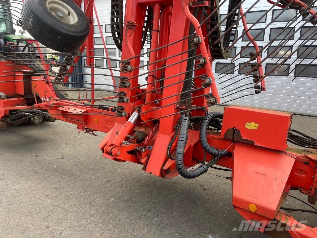 Kuhn GA 15021 Pöyhimet ja haravat