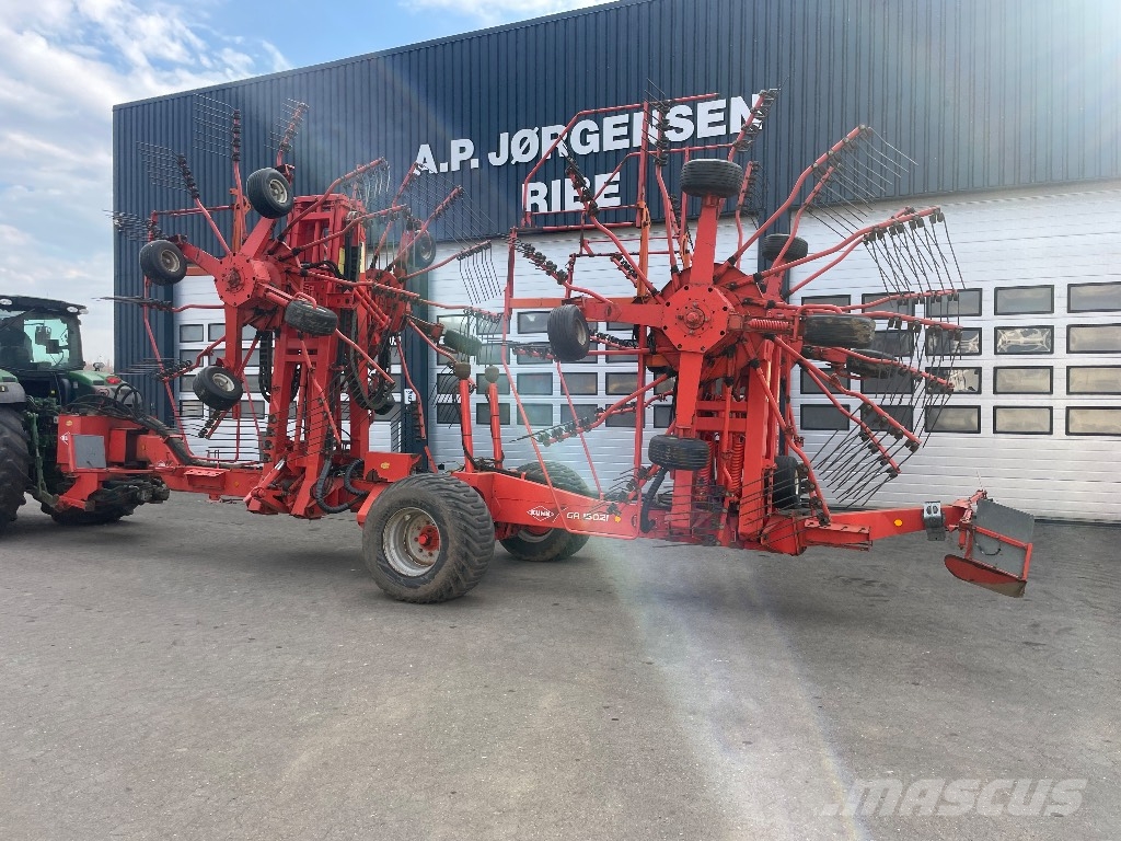 Kuhn GA 15021 Pöyhimet ja haravat