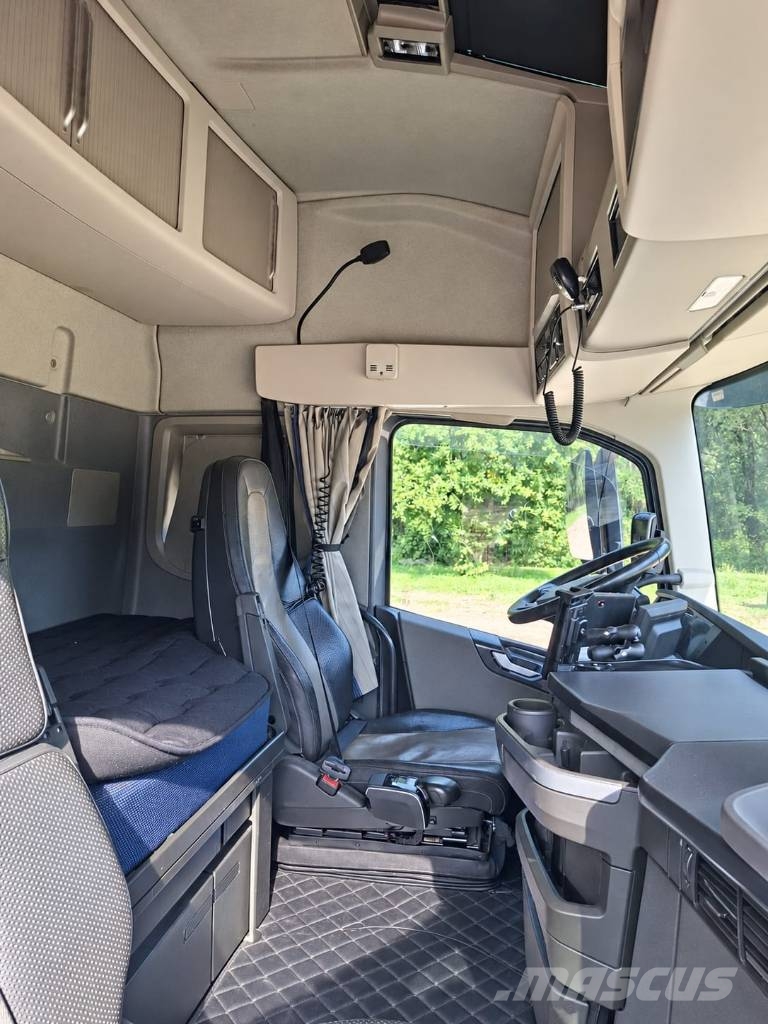 Volvo FH شاحنات أشجار