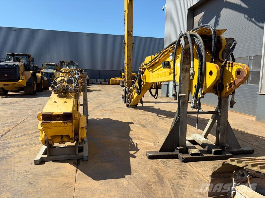 Komatsu PC490HRD-10 - 28m Demolition Boom Гусеничные экскаваторы