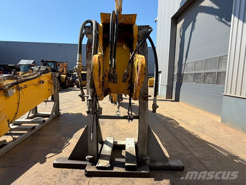 Komatsu PC490HRD-10 - 28m Demolition Boom Гусеничные экскаваторы