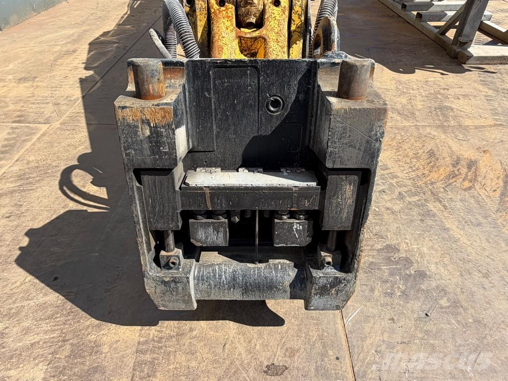 Komatsu PC490HRD-10 - 28m Demolition Boom Гусеничные экскаваторы