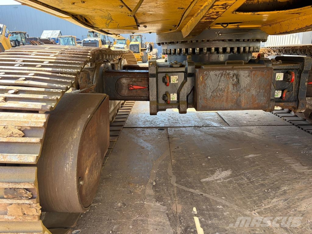 Komatsu PC490HRD-10 - 28m Demolition Boom Гусеничные экскаваторы