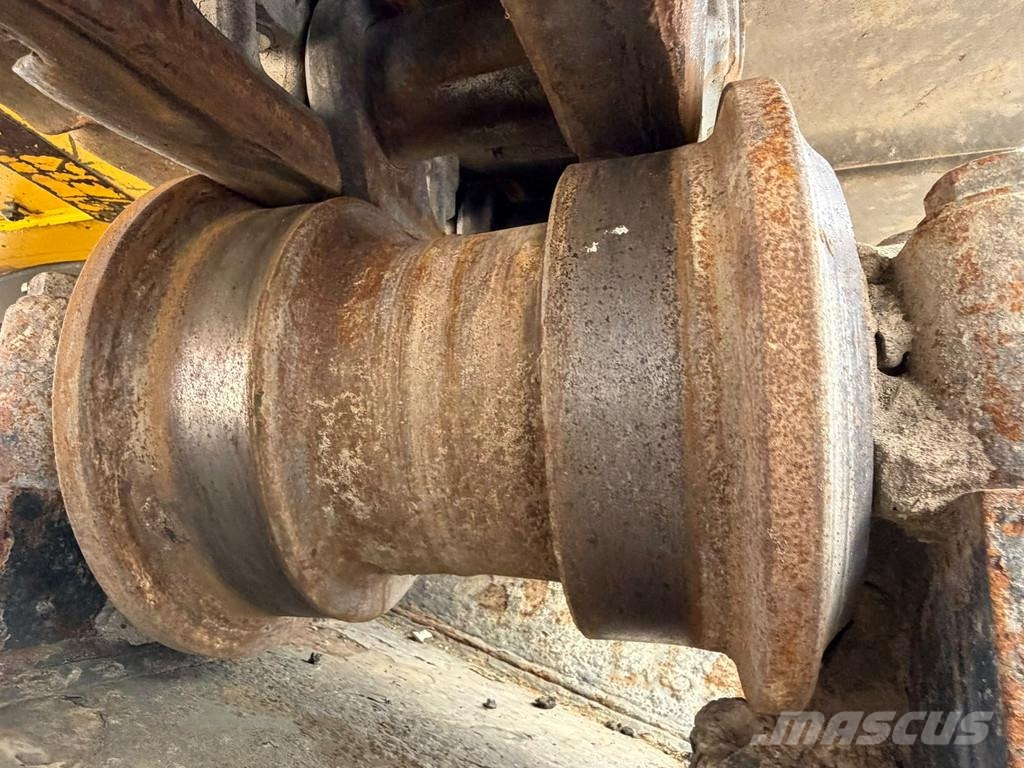 Komatsu PC490HRD-10 - 28m Demolition Boom Гусеничные экскаваторы