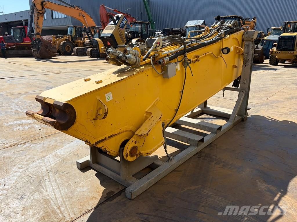 Komatsu PC490HRD-10 - 28m Demolition Boom Гусеничные экскаваторы