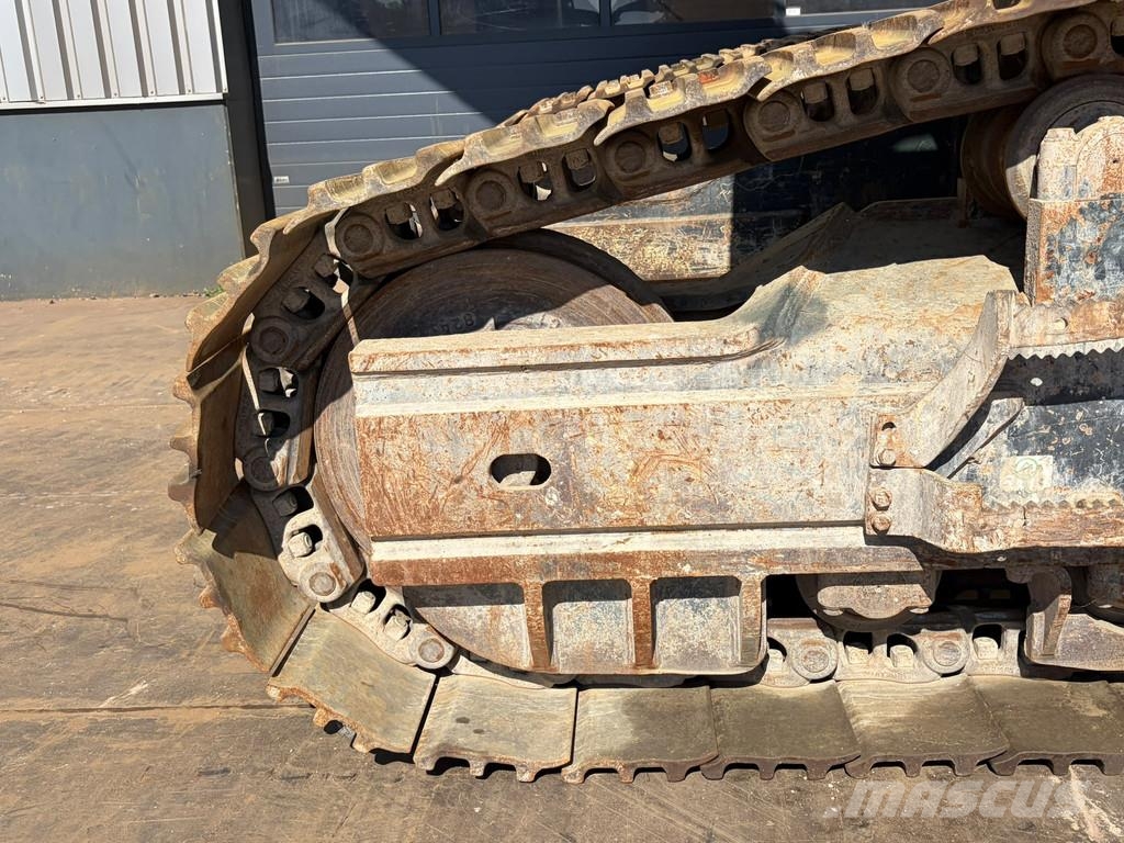 Komatsu PC490HRD-10 - 28m Demolition Boom Гусеничные экскаваторы