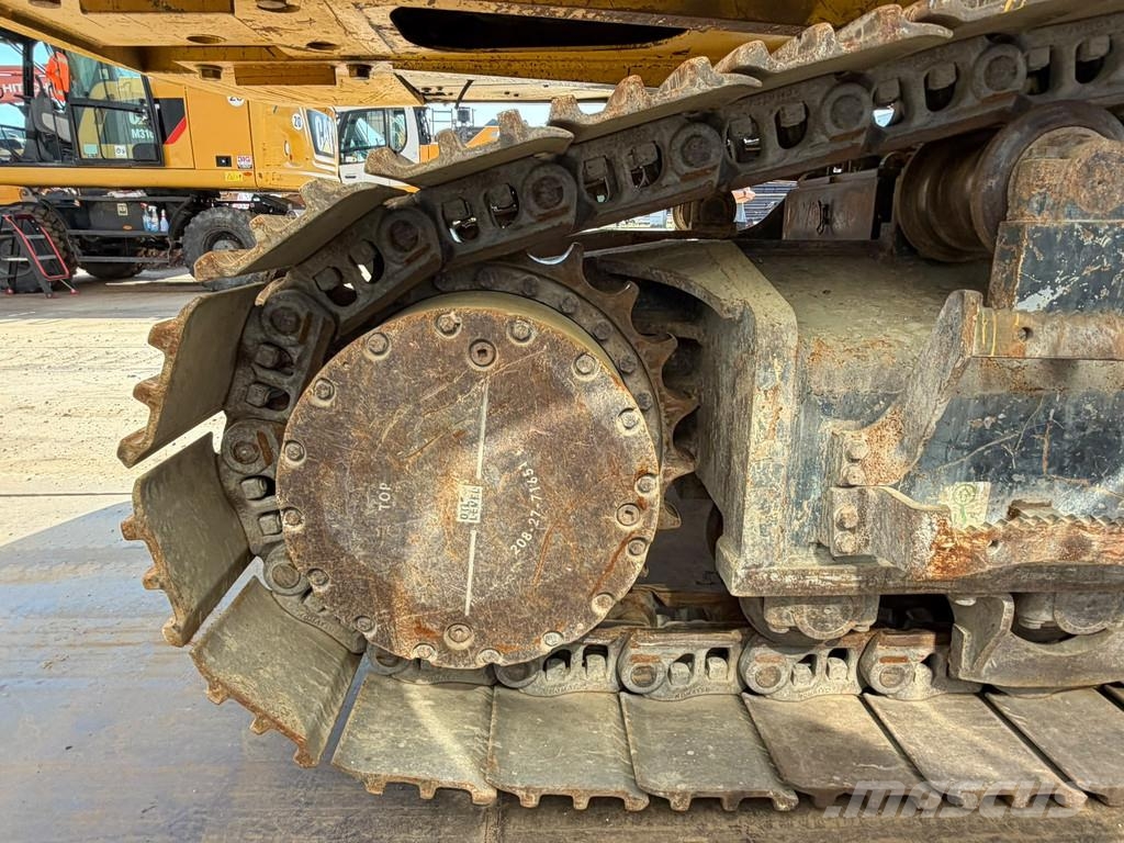 Komatsu PC490HRD-10 - 28m Demolition Boom Гусеничные экскаваторы