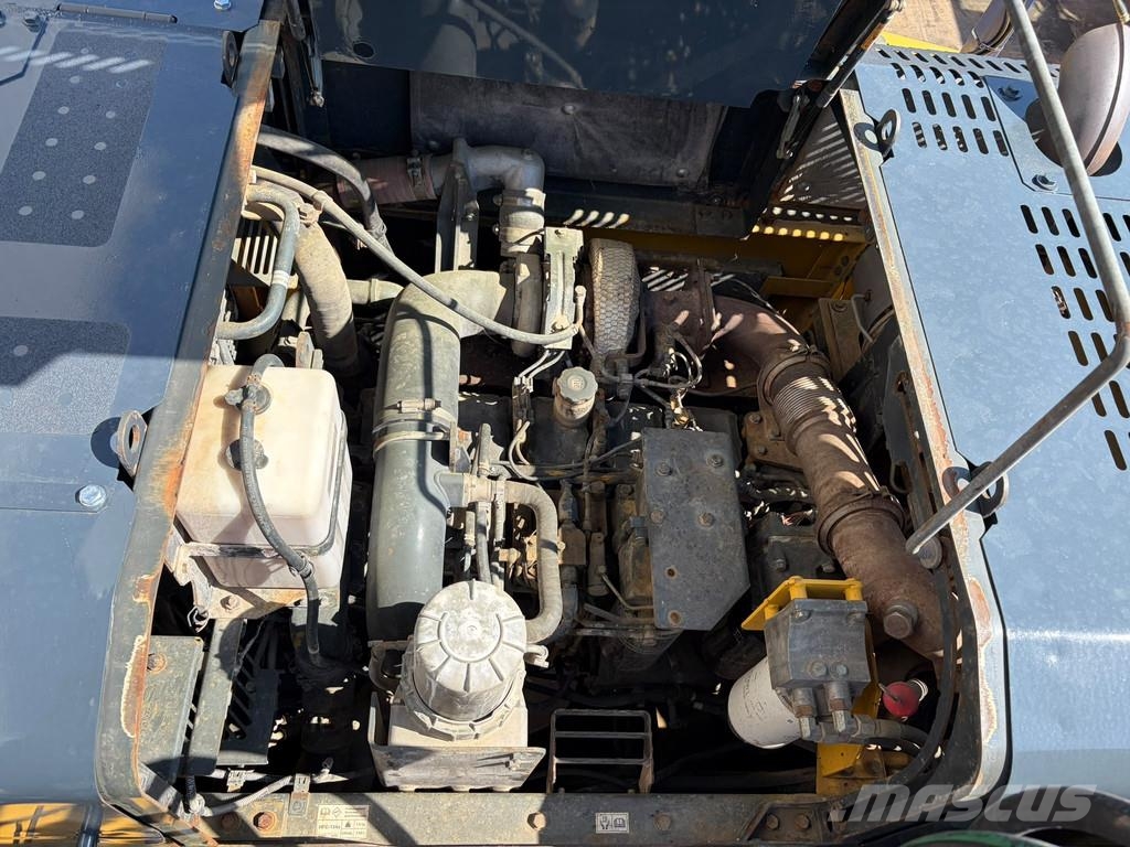 Komatsu PC490HRD-10 - 28m Demolition Boom Гусеничные экскаваторы