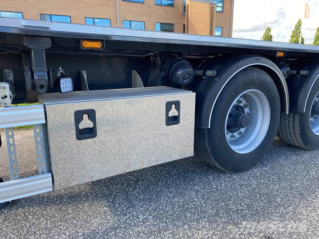 AMT KO360 3 akslet overføringskærre 6.600 mm Prikabinama priekaba