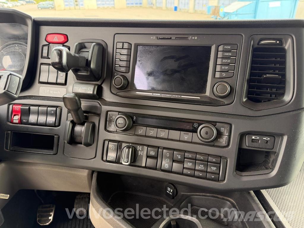 Scania R-serie 770 Euro 6 8x4 rautajousinen puuauto 2023 Puuautot