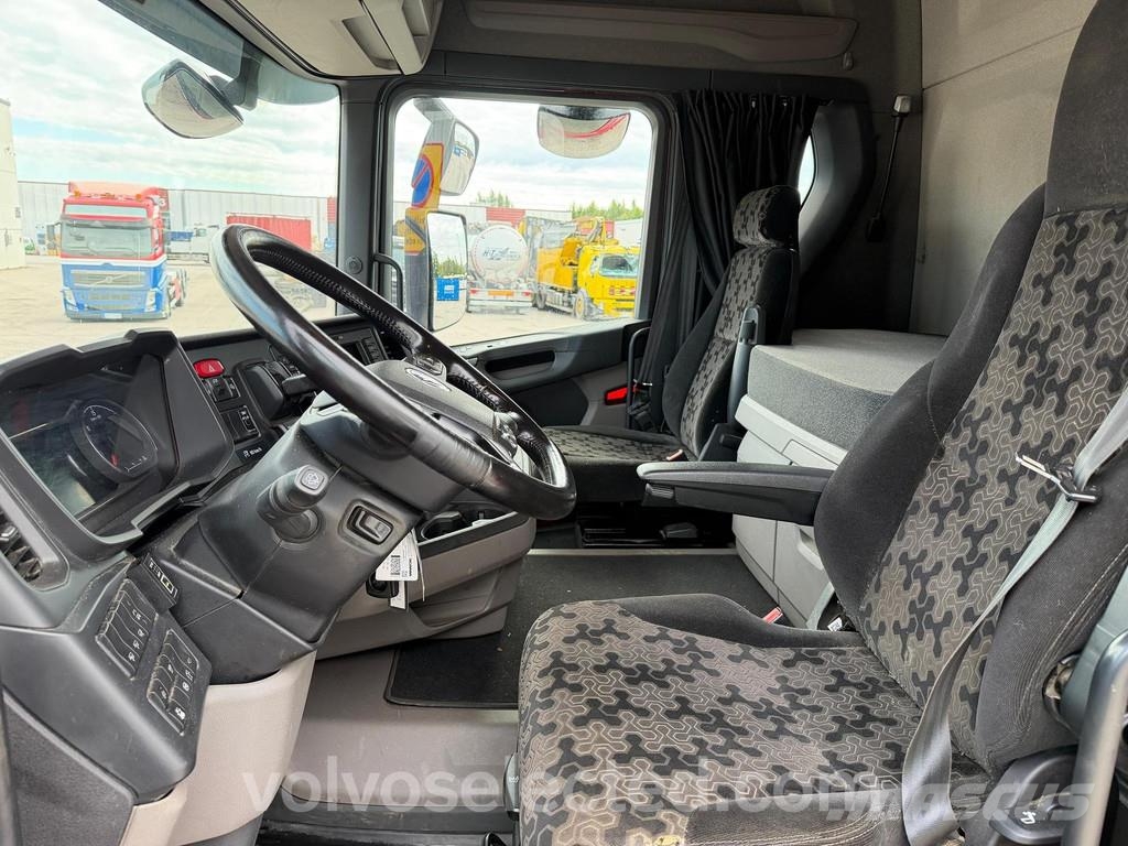 Scania R-serie 770 Euro 6 8x4 rautajousinen puuauto 2023 Puuautot