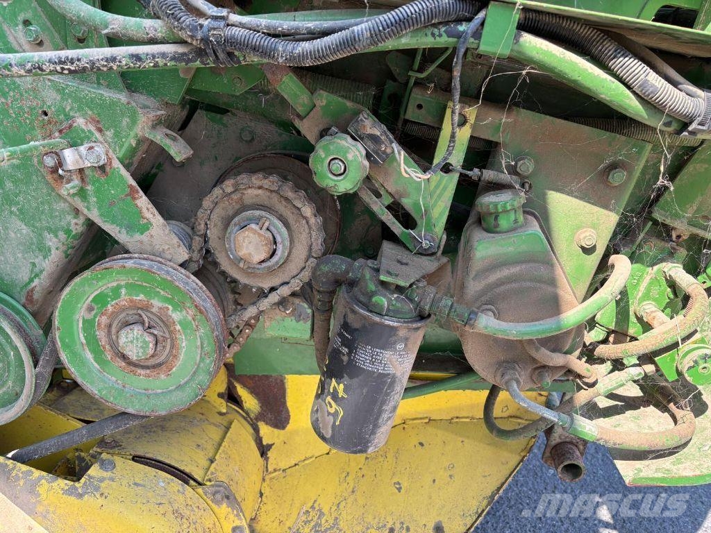John Deere 550 Ritinių presai