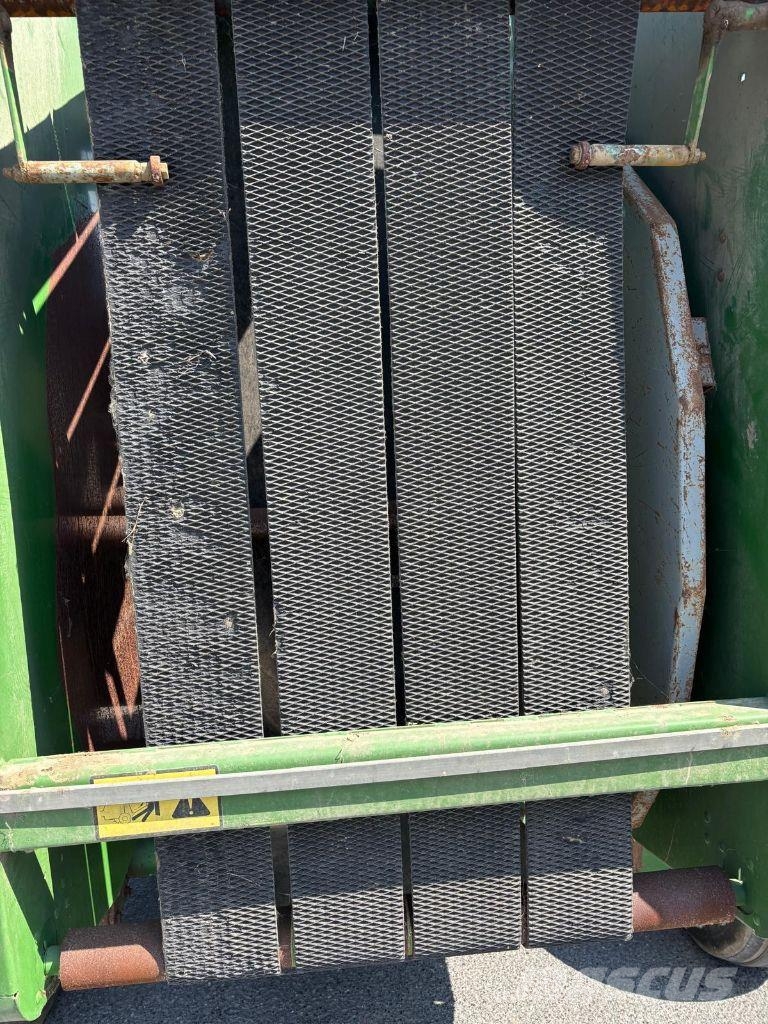 John Deere 550 Prasy zwijające