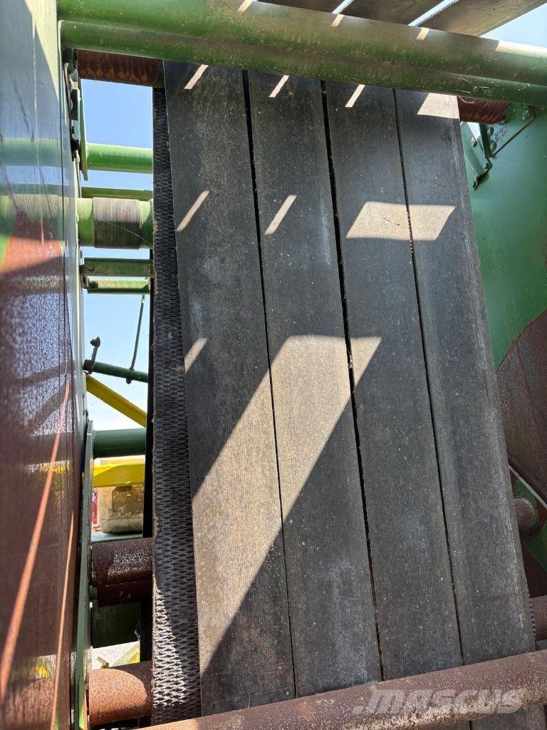 John Deere 550 Ronde-balenpersen