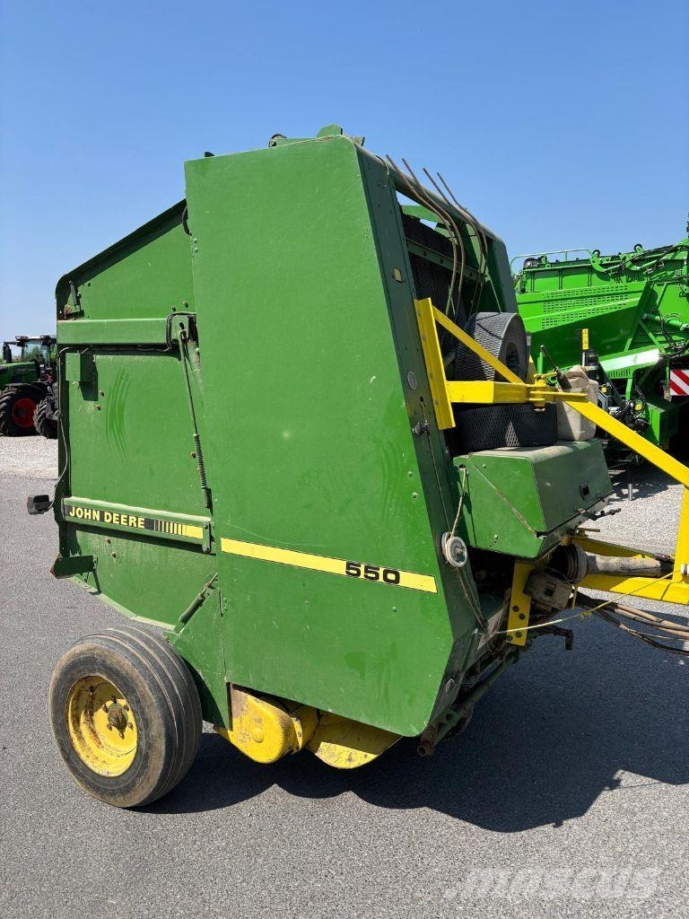 John Deere 550 Ronde-balenpersen