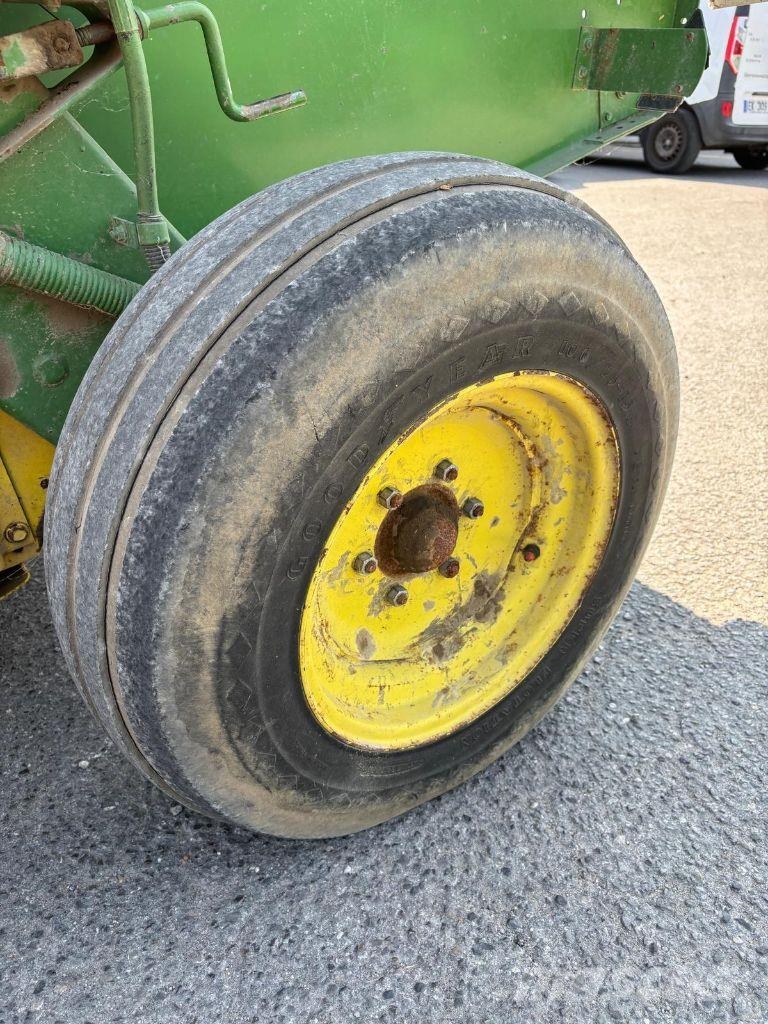 John Deere 550 Ronde-balenpersen