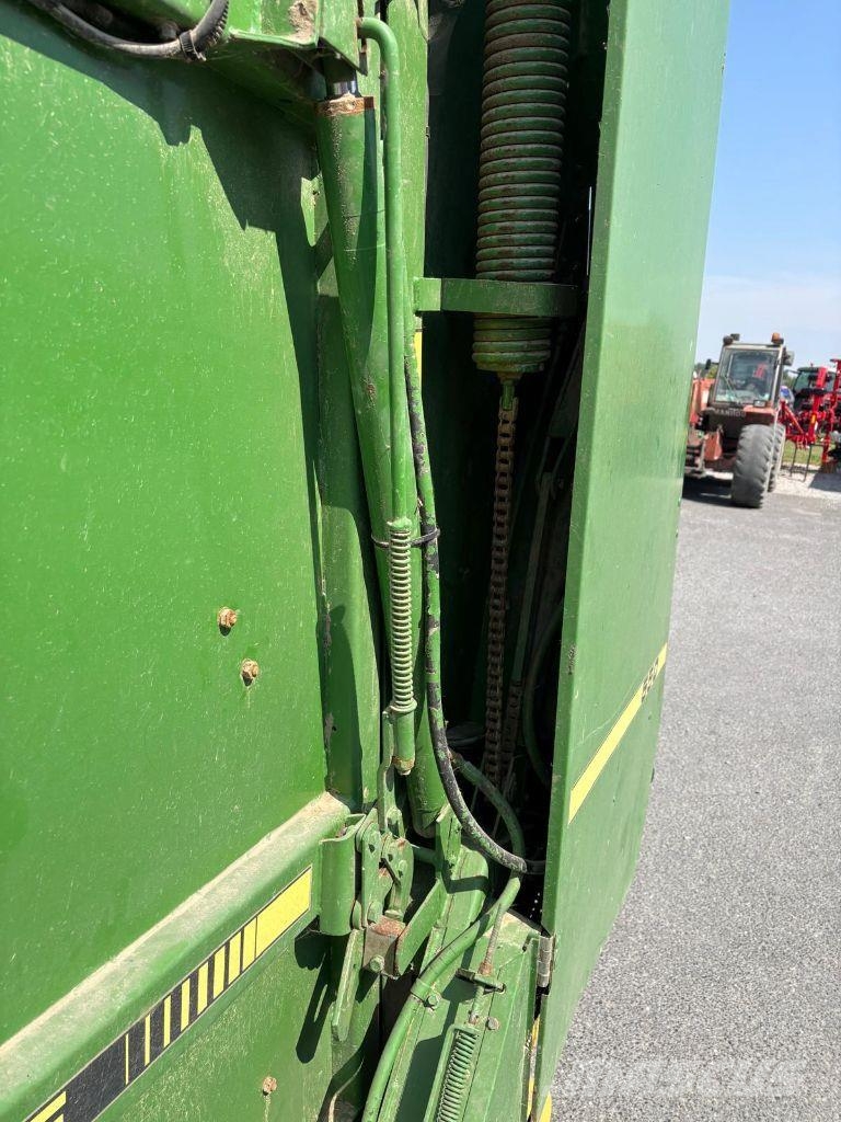 John Deere 550 Ritinių presai