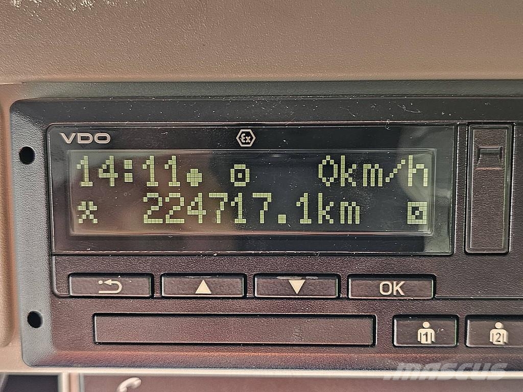 Iveco 140E25 EUROCARGO AIRCO TAILLIFT Bakwagens met gesloten opbouw