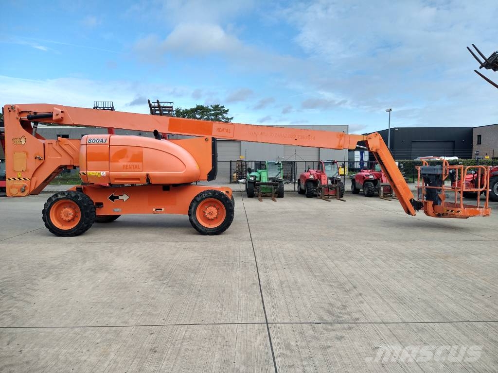 JLG 800 AJ (698) Iseliikuvad poomtõstukid
