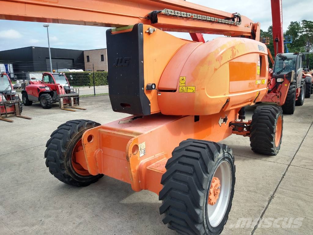 JLG 800 AJ (698) Iseliikuvad poomtõstukid