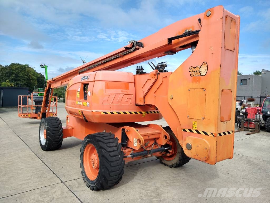 JLG 800 AJ (698) Iseliikuvad poomtõstukid