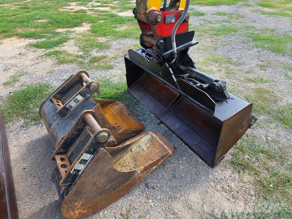 CAT 305.5 E CR Mini ekskavatori < 7 t