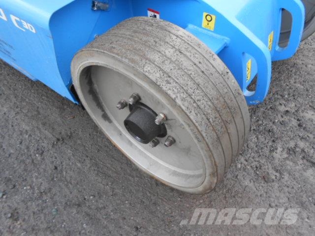 Manitou 120 AETJC2 Körüklü personel platformları