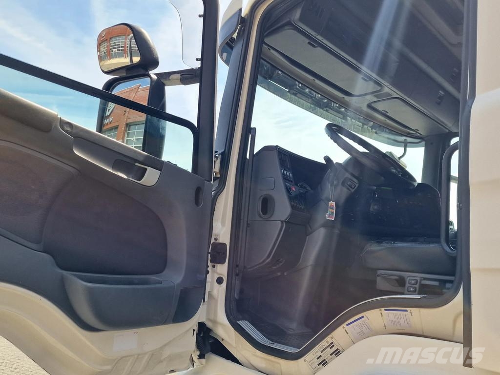 Scania P280 4x2 - Box with sidedoors - Zepro loadlift - F Фургони
