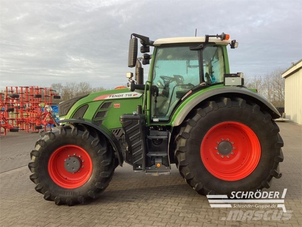 Fendt 718 VARIO S4 PROFI PLUS Ciągniki rolnicze