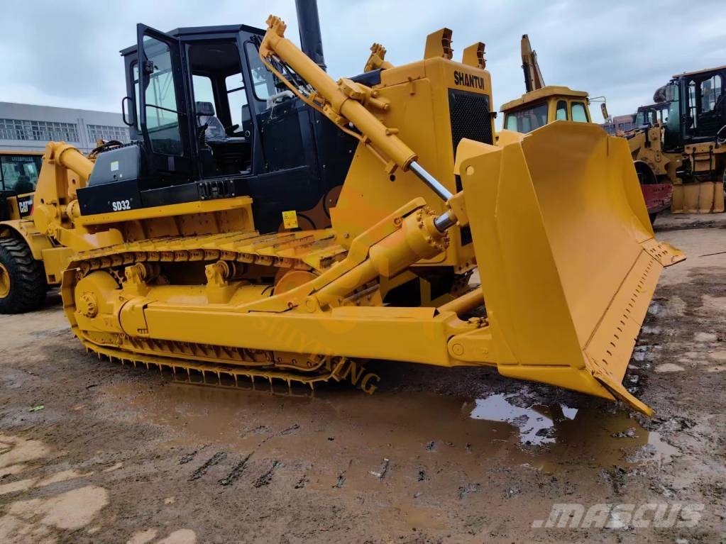 Shantui SD 32 Rupsdozers