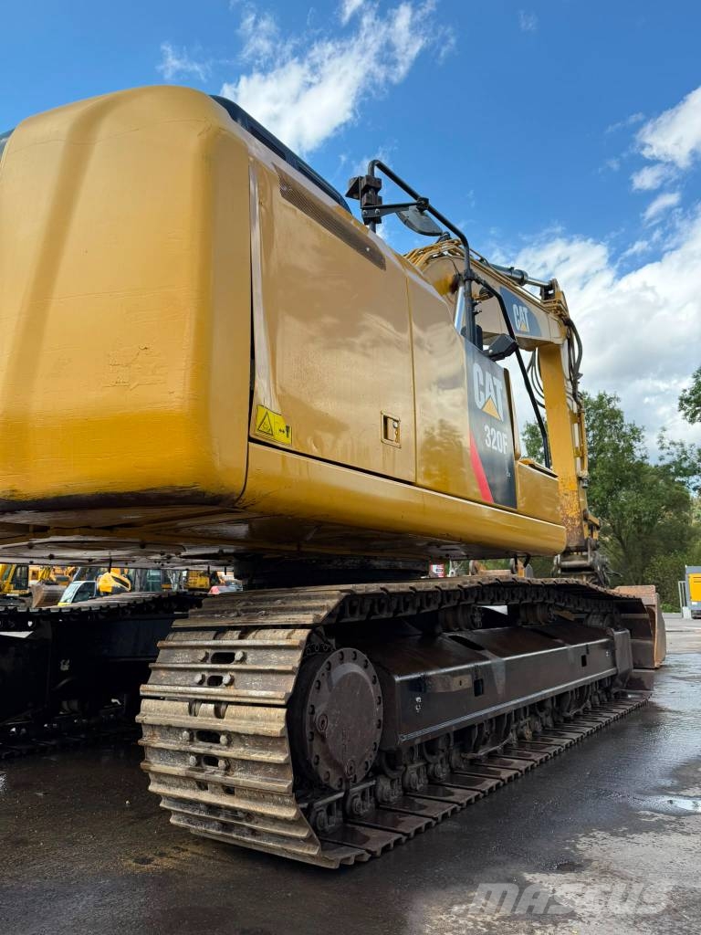 CAT 320 FL // BJ. 2017 / 13256H/Klima/SW/3 Löffel Rupsgraafmachines