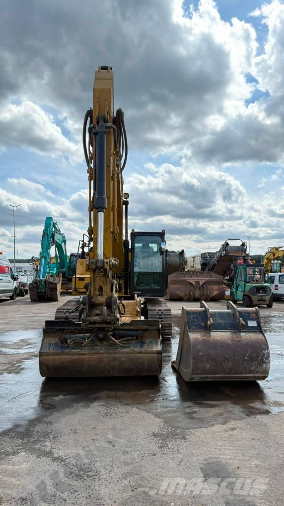 CAT 320 FL // BJ. 2017 / 13256H/Klima/SW/3 Löffel Rupsgraafmachines