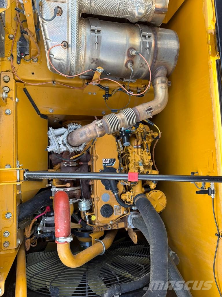 CAT 320 FL // BJ. 2017 / 13256H/Klima/SW/3 Löffel Rupsgraafmachines