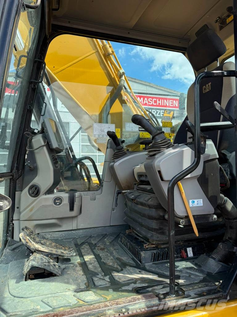 CAT 320 FL // BJ. 2017 / 13256H/Klima/SW/3 Löffel Rupsgraafmachines