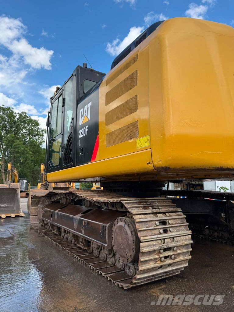 CAT 320 FL // BJ. 2017 / 13256H/Klima/SW/3 Löffel Rupsgraafmachines