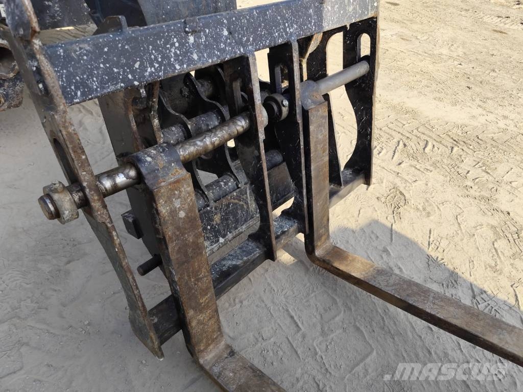 Bobcat T 40.140 مناولات متداخلة