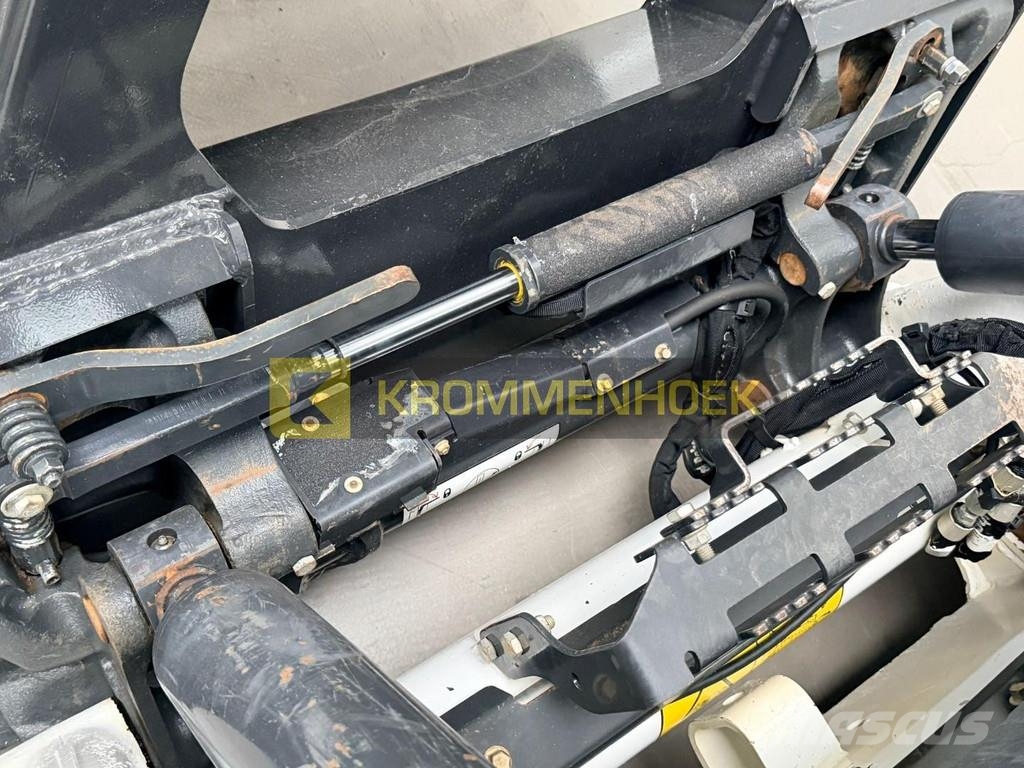 Bobcat T 76 + Laser Grader 244 cm Krautuvai su šoniniu pasukimu