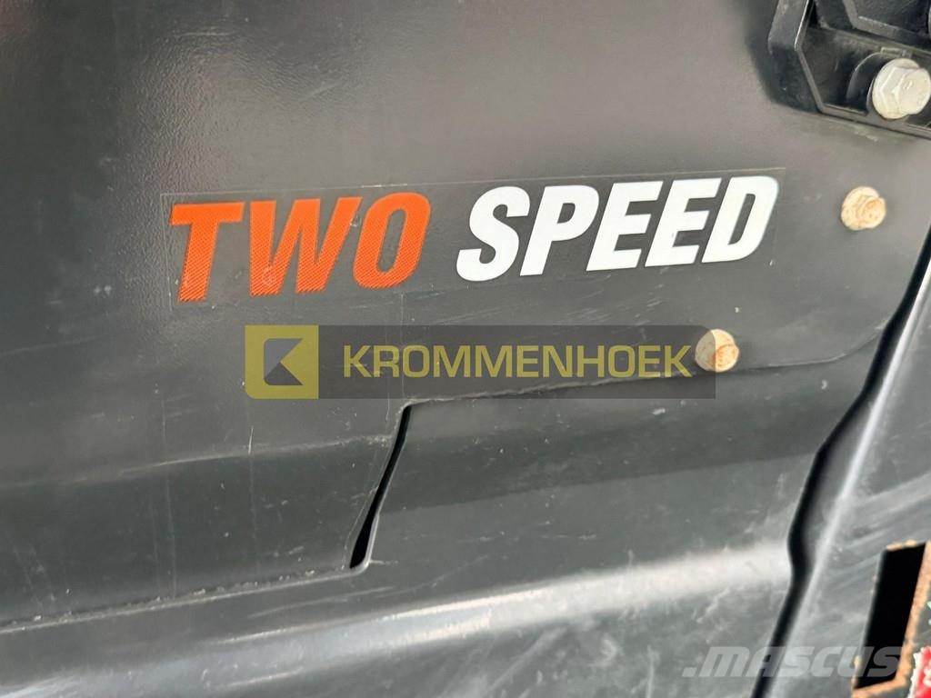 Bobcat T 76 + Laser Grader 244 cm Krautuvai su šoniniu pasukimu