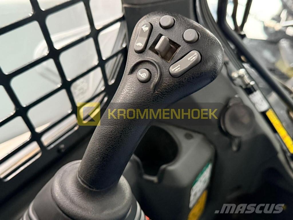 Bobcat T 76 + Laser Grader 244 cm Krautuvai su šoniniu pasukimu
