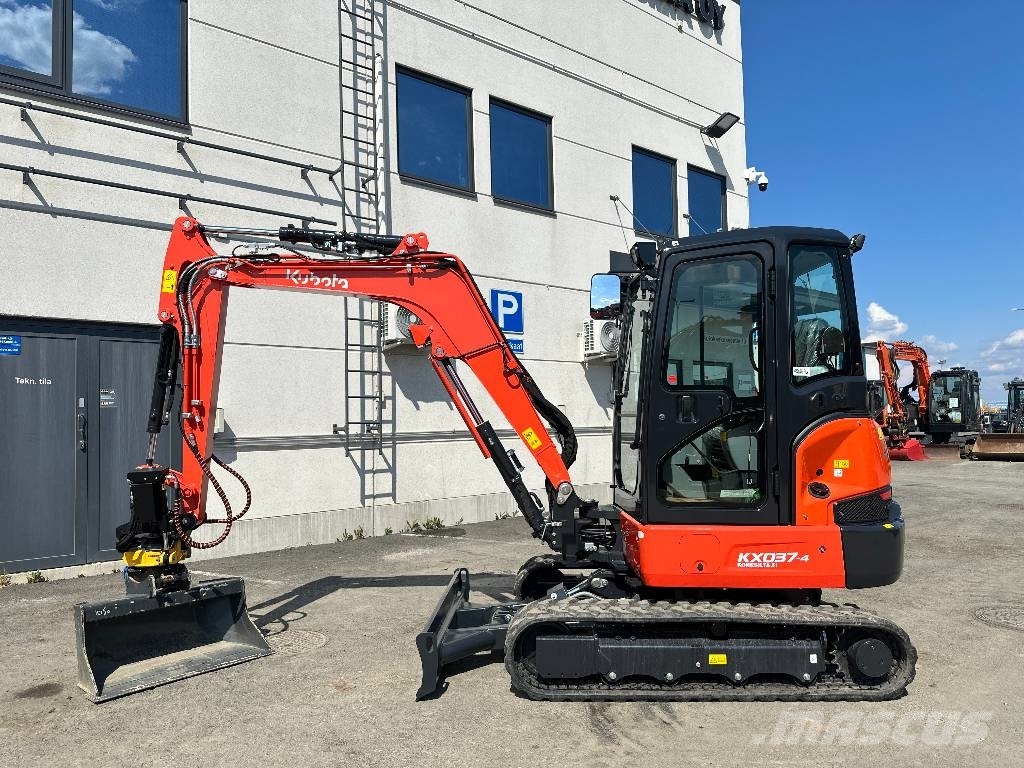 Kubota KX037-4 PYÖRITTÄJÄLLÄ Mini excavators < 7t (Mini diggers)