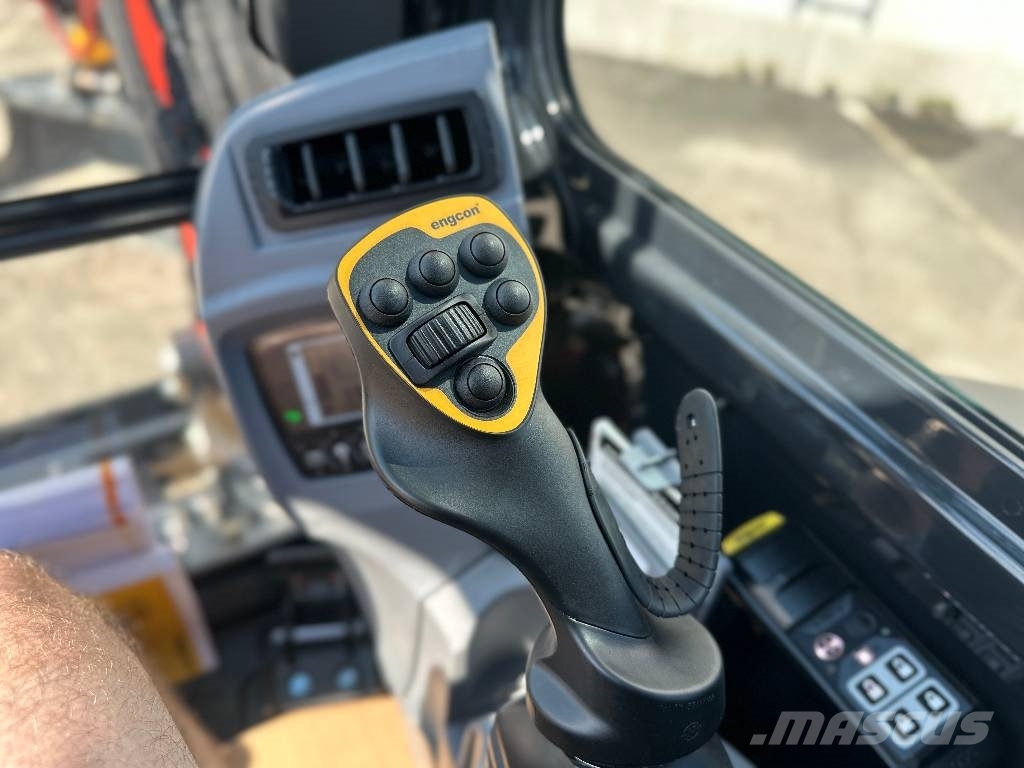 Kubota KX037-4 PYÖRITTÄJÄLLÄ Mini excavators < 7t (Mini diggers)
