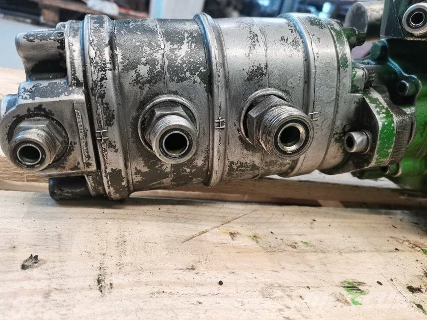 John Deere AXE16665 {SN 745100} hydrostatic pump Transmission