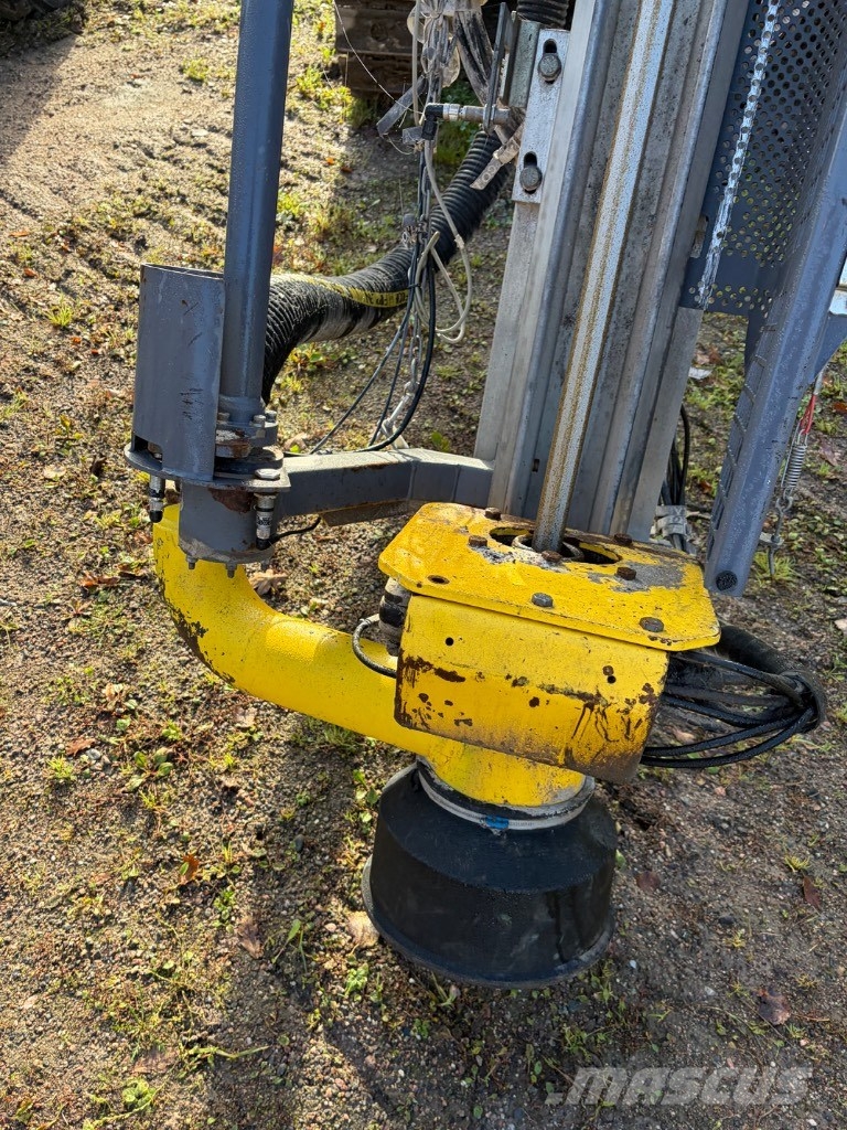 Epiroc Flexiroc T30 Vertikaalsed puurmasinad