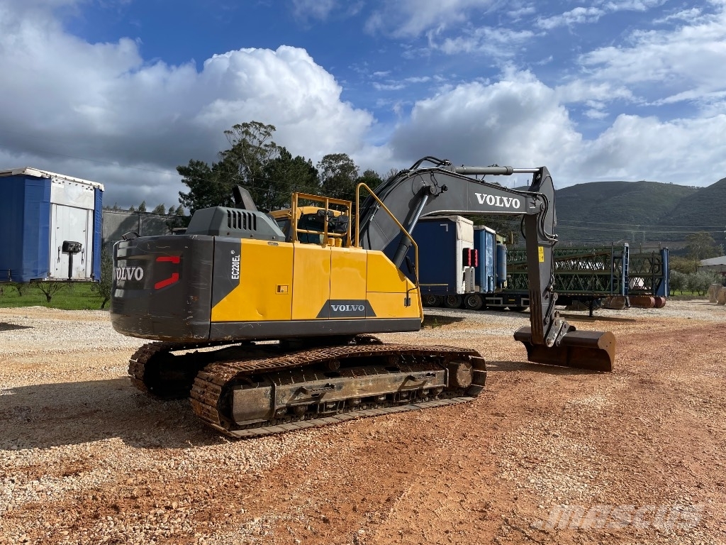 Volvo EC 220 E Gravemaskiner på larvebånd
