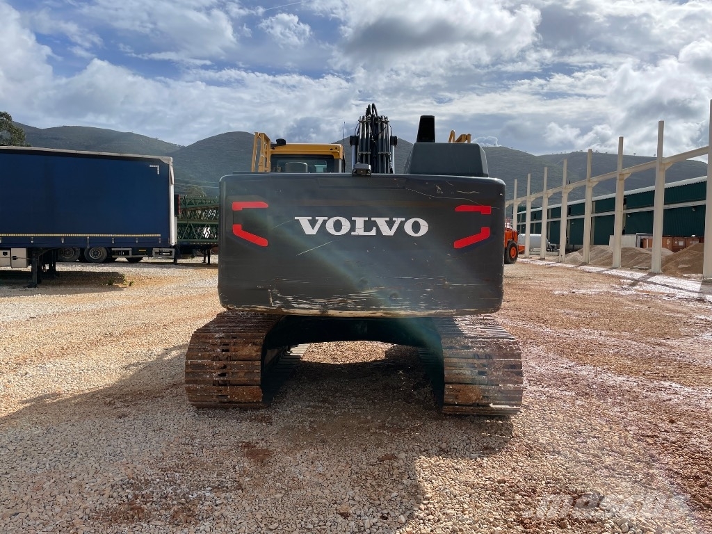 Volvo EC 220 E Gravemaskiner på larvebånd